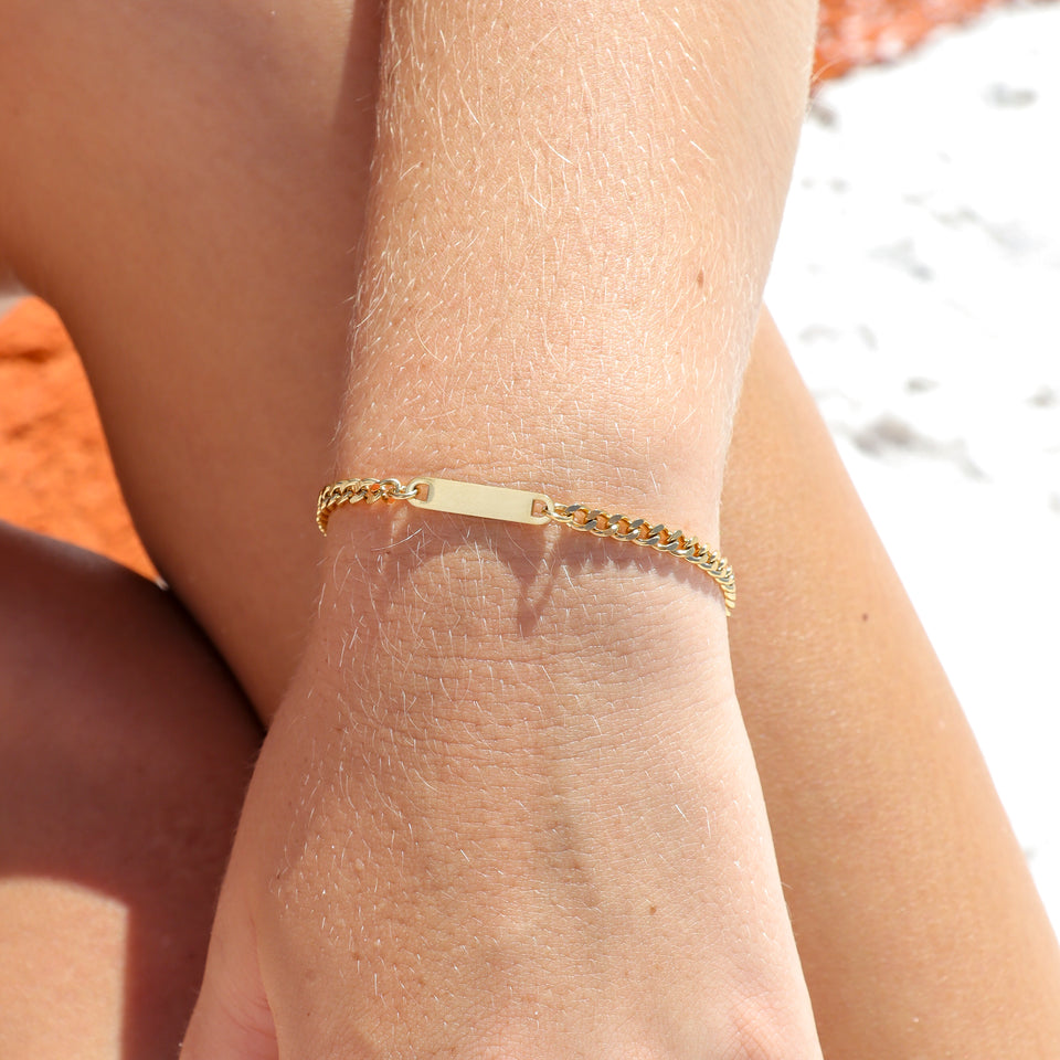 18K Gold PVD Stainless Steel Engravable Curb Chain Bar Bracelet